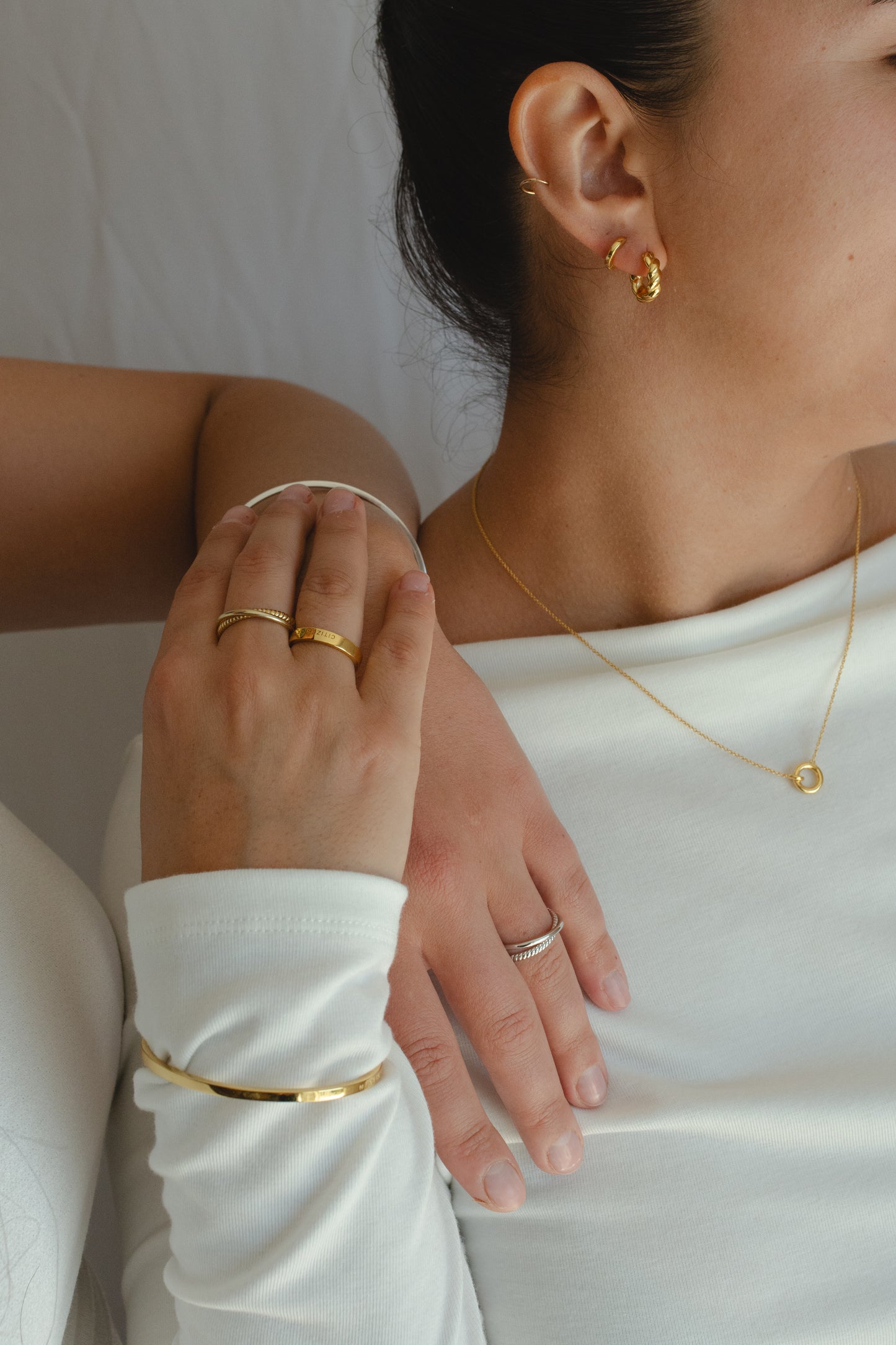Elizabeth Interlocking Necklace