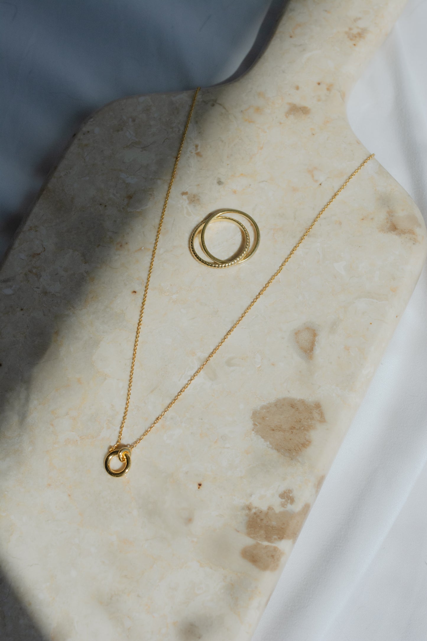 Elizabeth Interlocking Necklace